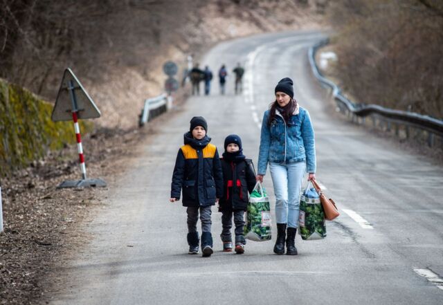 collecting-donations-for-ukrainian-refugees